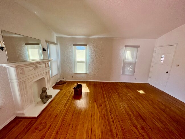 2441 10th St in Santa Monica, CA - Building Photo - Building Photo