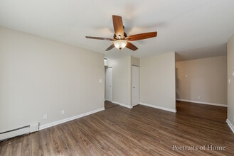 2500 Light Road in Oswego, IL - Building Photo - Building Photo