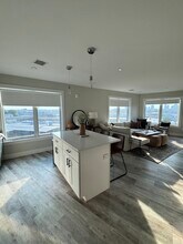 210 Old Colony Ave, Unit 603 in Boston, MA - Foto de edificio - Building Photo