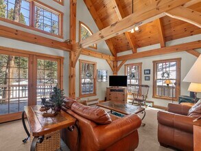 225 Creekside Dr in Breckenridge, CO - Building Photo - Building Photo