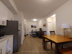 712 Glen Forrest Blvd in Waterloo, ON - Building Photo - Building Photo