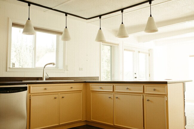 239 Wilderness Dr in Fairbanks, AK - Building Photo - Building Photo