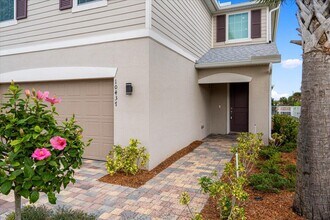 10437 SW Captiva Dr in Port St. Lucie, FL - Building Photo - Building Photo