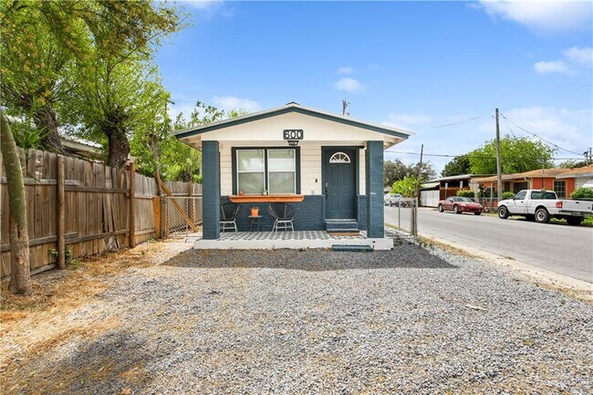 19 Bell E Ave in Pharr, TX - Building Photo - Building Photo