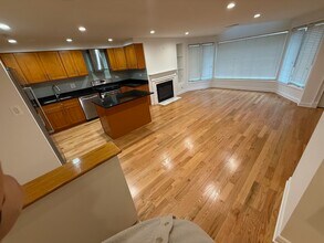 5747 N Sheridan Rd in Chicago, IL - Building Photo - Building Photo