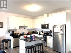 1015 Terra Verde Way in Kingston, ON - Building Photo - Building Photo