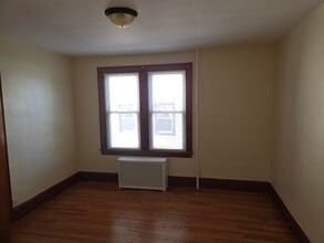 178 Spring St, Unit #1 FL in Meriden, CT - Building Photo - Building Photo