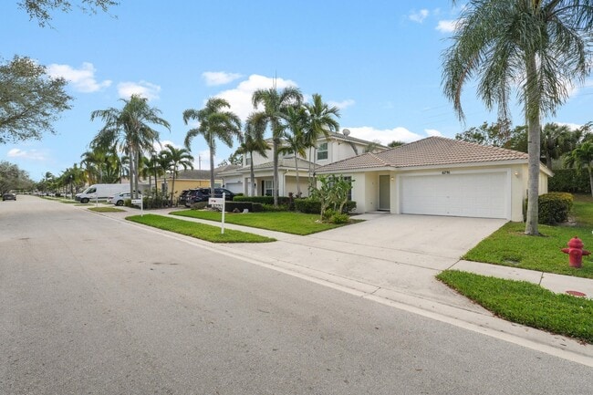 6791 Lantern Key Dr in Greenacres, FL - Building Photo - Building Photo