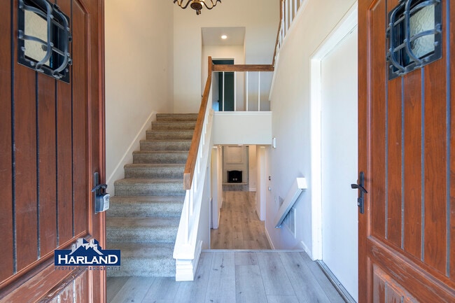2106 Lark Glen in Escondido, CA - Building Photo - Building Photo