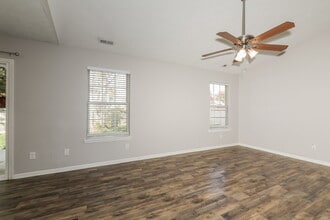 38 Morningside Ct in New Whiteland, IN - Foto de edificio - Building Photo