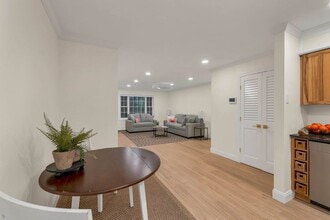 50 Brookside, O3 in Exeter, NH - Building Photo - Building Photo