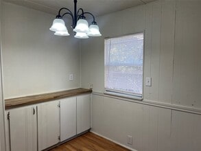 806 N Oneal St in Caldwell, TX - Building Photo - Building Photo