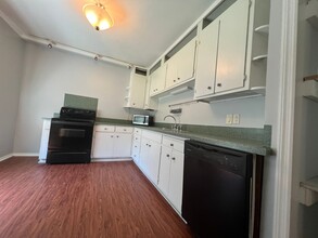 363 Pine St in Mount Holly, NC - Foto de edificio - Building Photo