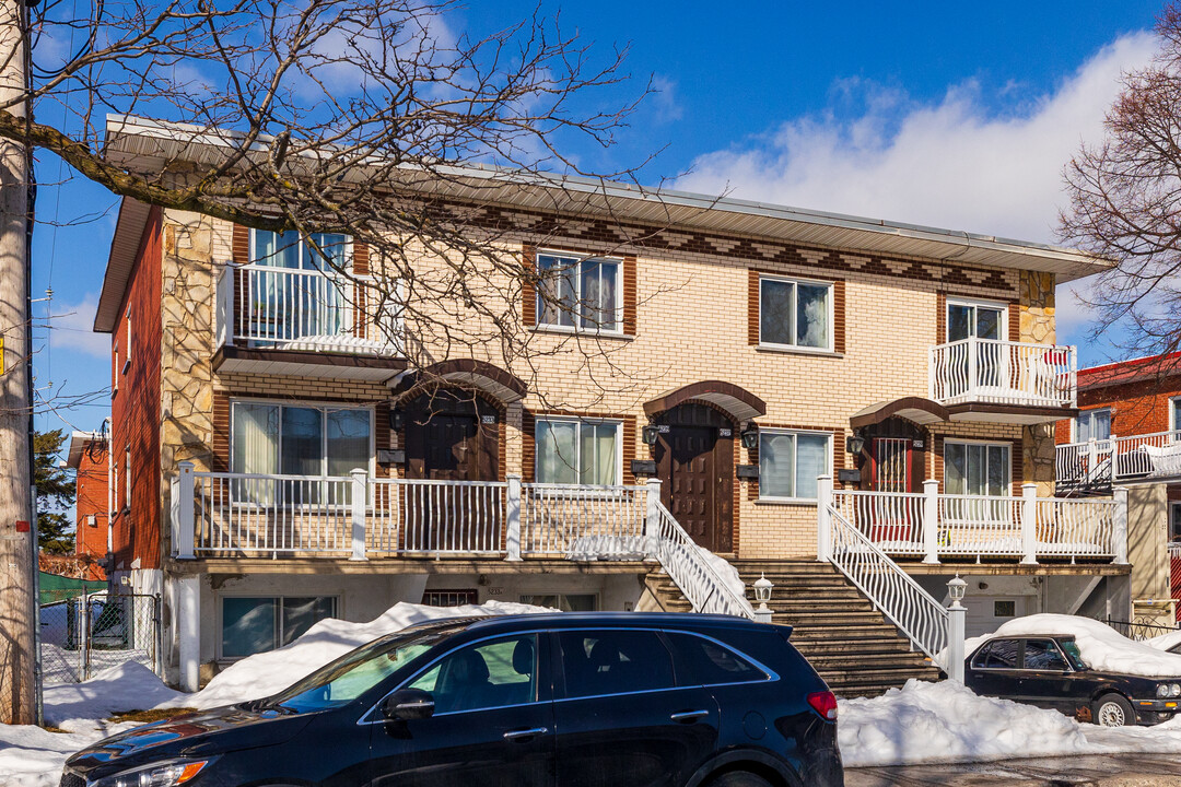 5233-5339 Châtelet Rue in Montréal, QC - Building Photo