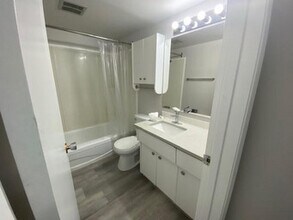 Homestead Manor in Edmonton, AB - Building Photo - Building Photo