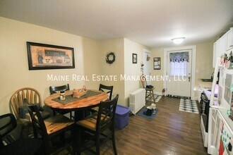 48 Elm St, Unit C in Bangor, ME - Building Photo - Building Photo