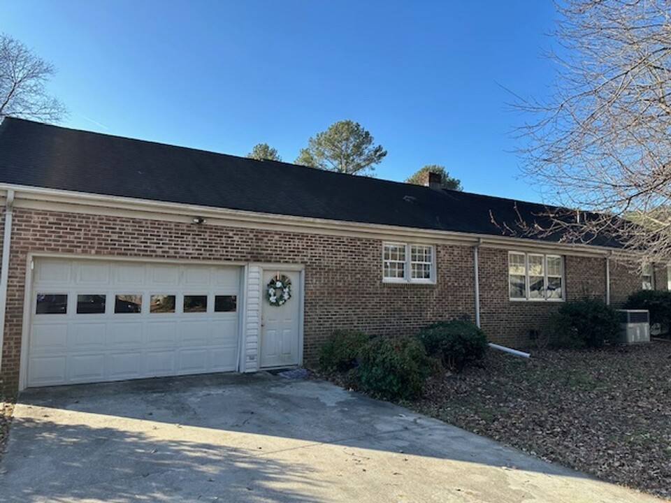 3500 Westridge Cir Dr in Rocky Mount, NC - Building Photo