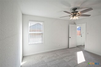 725 Hillview Ave in New Braunfels, TX - Building Photo - Building Photo