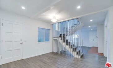 16 Reef St in Marina Del Rey, CA - Building Photo - Building Photo