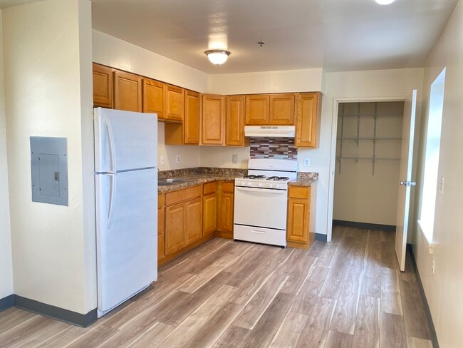 4046 Ogden St, Unit C