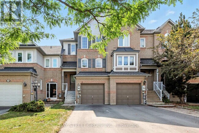 12 Stiles Ave in Aurora, ON - Building Photo - Building Photo