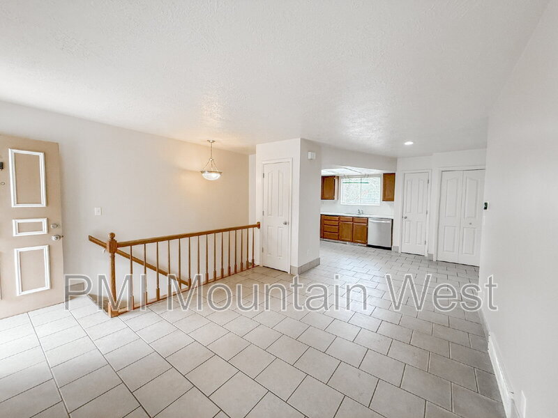 142 N 200 W in Bountiful, UT - Building Photo
