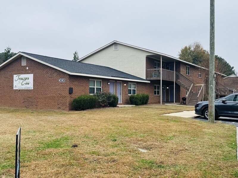 3033 Adams Blvd in Greenville, NC - Building Photo