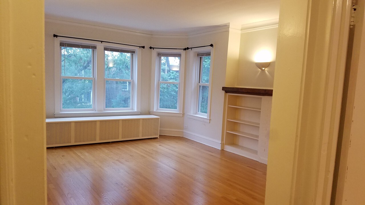 5452 N Sawyer Ave in Chicago, IL - Building Photo