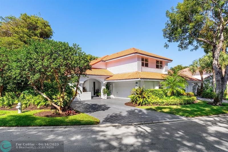 2093 NW 52nd St in Boca Raton, FL - Foto de edificio