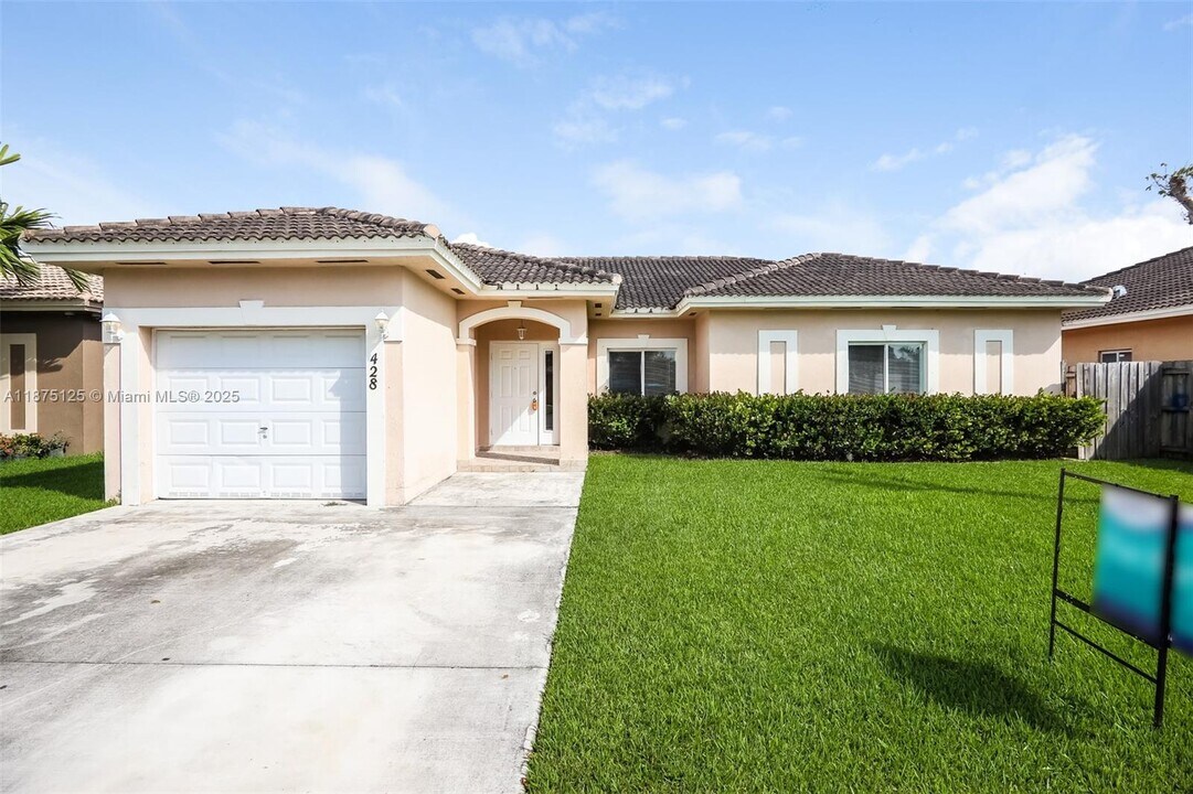 428 SE 12th Ter in Homestead, FL - Building Photo