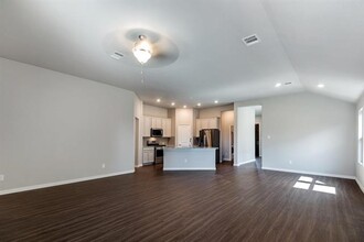 1812 Cinnamon Trl in Aubrey, TX - Building Photo - Building Photo