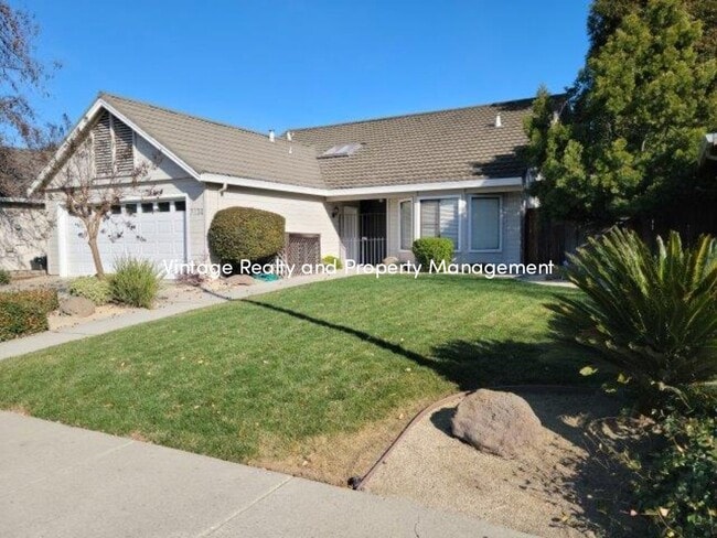 7134 Lighthouse Dr in Stockton, CA - Building Photo - Building Photo