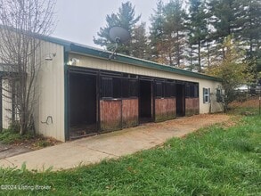 17570 Aiken Rd in Louisville, KY - Building Photo - Building Photo