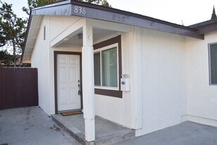 830-836 E La Veta Ave in Orange, CA - Building Photo