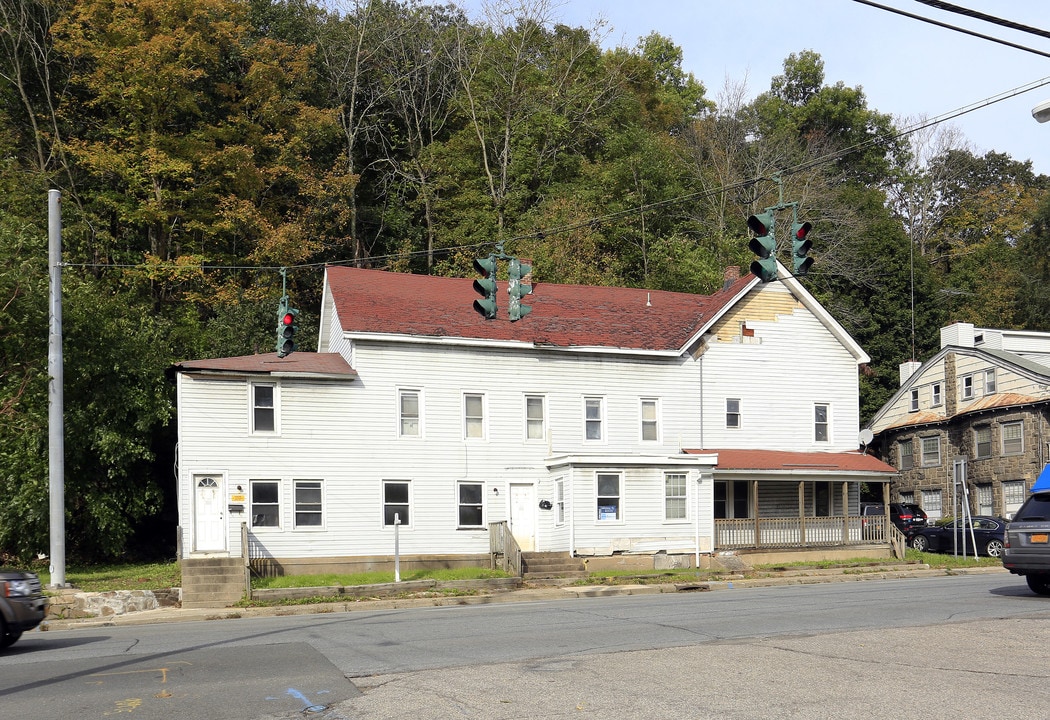 89 Orange Tpke in Sloatsburg, NY - Foto de edificio