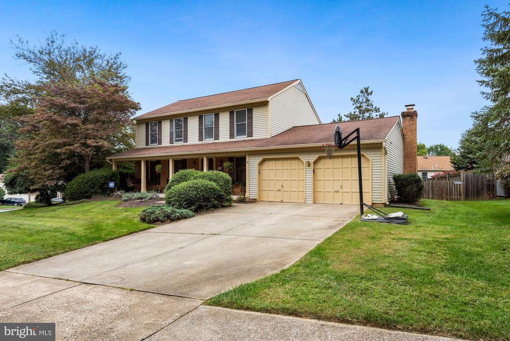 2131 Silentree Dr in Vienna, VA - Building Photo