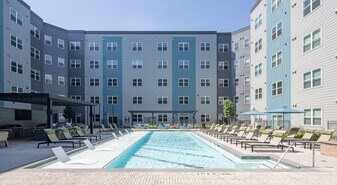 2425 Bell St in Houston, TX - Building Photo