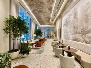 77 SE 5th St, Unit 4002 in Miami, FL - Foto de edificio - Building Photo