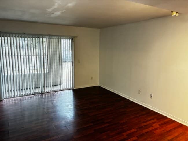 111 E 1st St in Jacksonville, FL - Foto de edificio - Building Photo