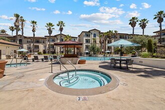 Santa Palmia at Palm Valley in San Jose, CA - Foto de edificio - Building Photo