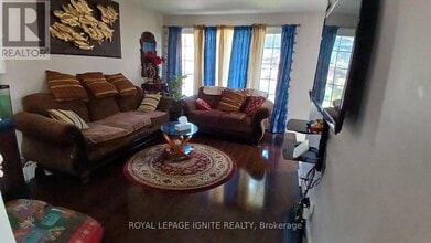 16 Lakeland Crescent in Toronto, ON - Building Photo - Building Photo