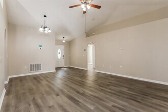 12938 Bridleford Dr in Gibsonton, FL - Building Photo - Building Photo