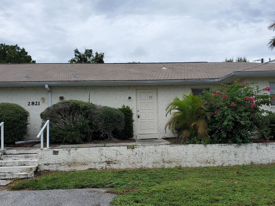 2821 Vasco St in Punta Gorda, FL - Foto de edificio