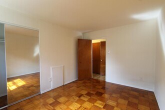 8244 Woolston Ave in Philadelphia, PA - Building Photo - Building Photo