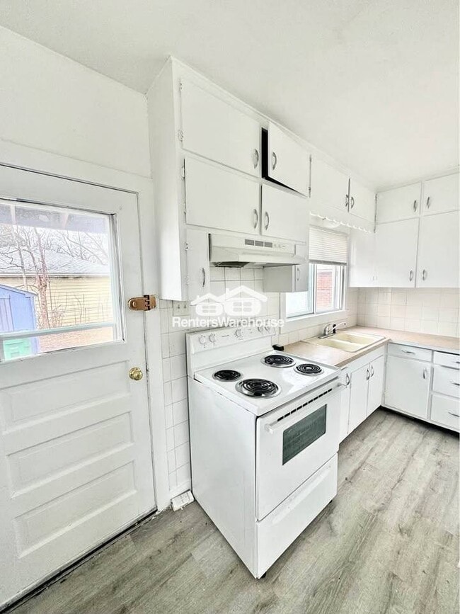 1534 63rd St in Windsor Heights, IA - Foto de edificio - Building Photo