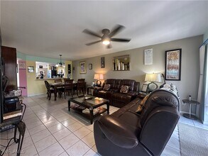 1448 Churchill Cir in Naples, FL - Foto de edificio - Building Photo