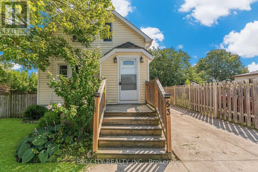 53 Cady St in Welland, ON - Building Photo