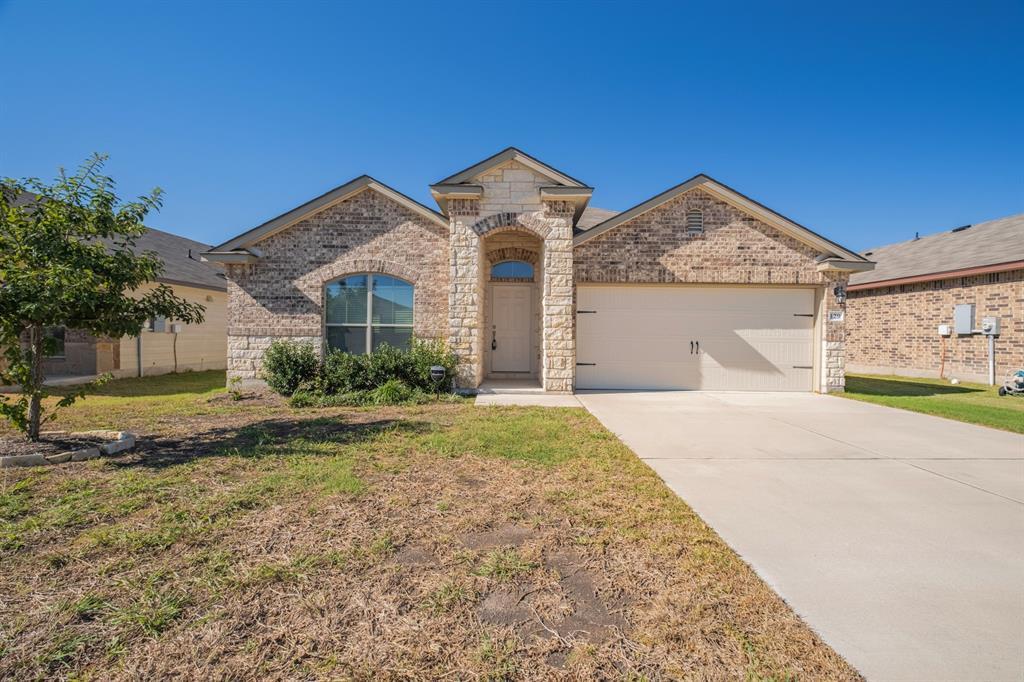 129 Plata Ln in Jarrell, TX - Building Photo