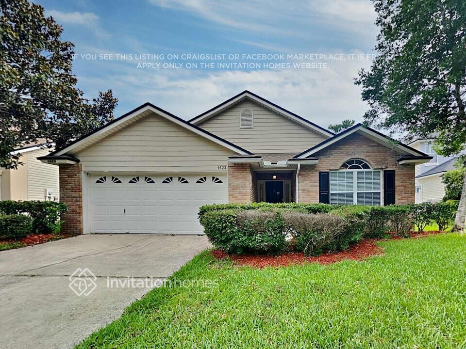 1623 Canopy Oaks Dr in Orange Park, FL - Building Photo