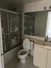 10255 NW 9th St Cir, Unit 105-7 in Doral, FL - Building Photo - Building Photo